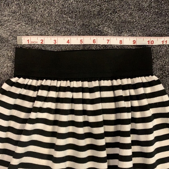 Youth Small Black & White Striped Skirt - Picture 4 of 5